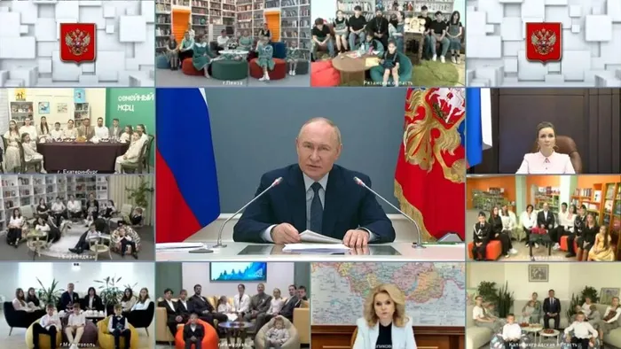 putin-roditeli-deti_1